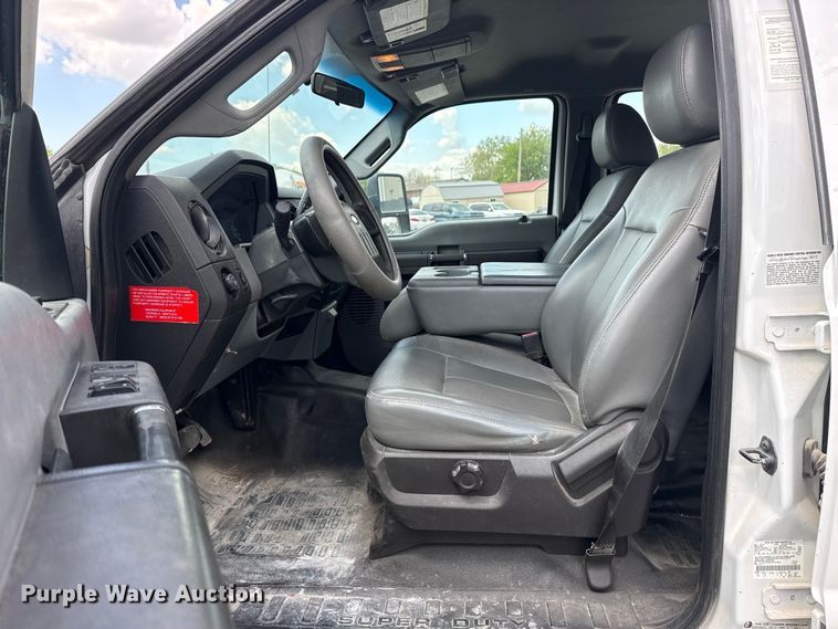 image for item DO8499 2012 Ford F350 Super Duty utility bed pickup truck