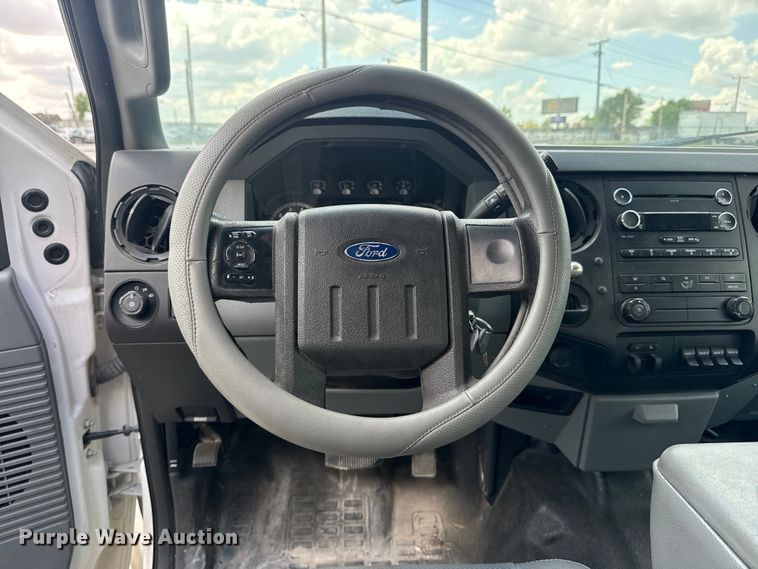 image for item DO8499 2012 Ford F350 Super Duty utility bed pickup truck
