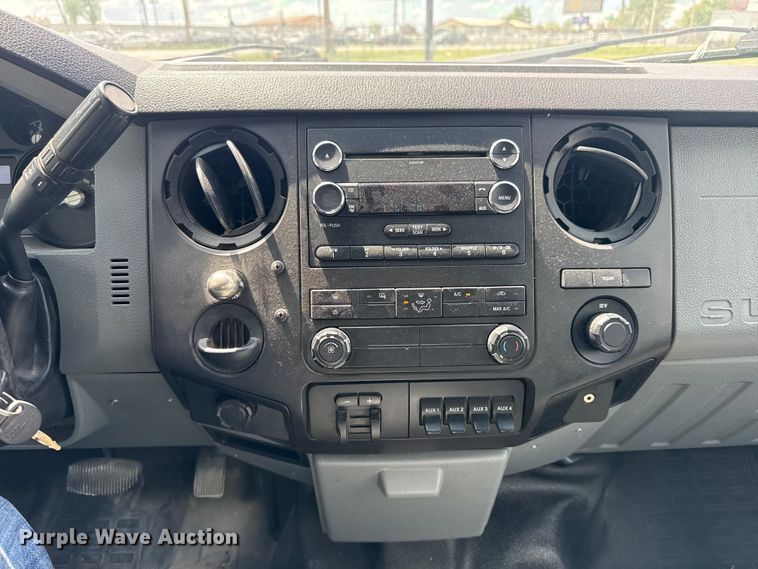 image for item DO8499 2012 Ford F350 Super Duty utility bed pickup truck