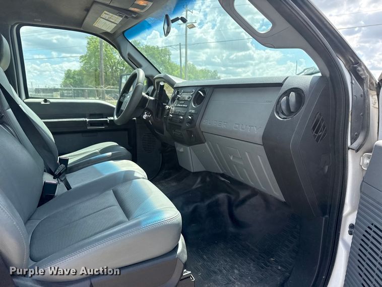 image for item DO8499 2012 Ford F350 Super Duty utility bed pickup truck