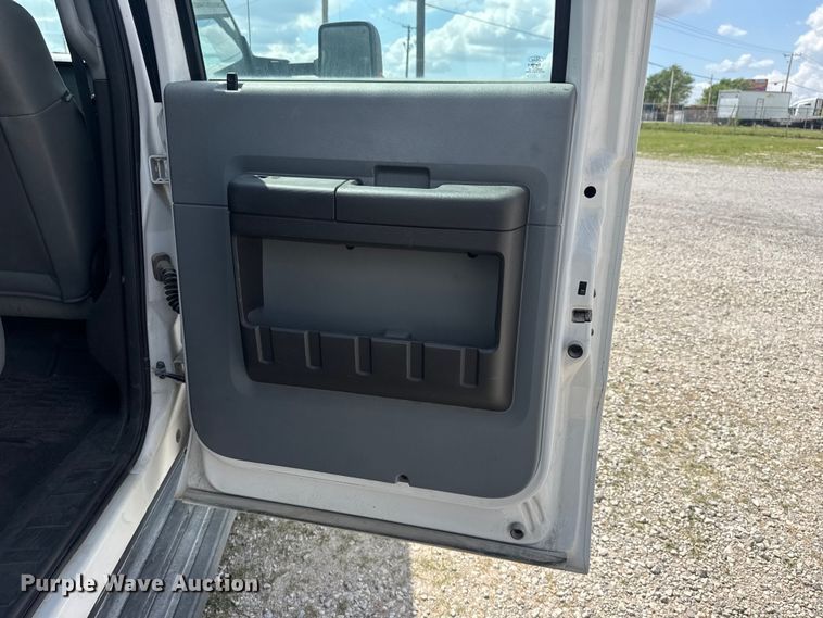 image for item DO8499 2012 Ford F350 Super Duty utility bed pickup truck