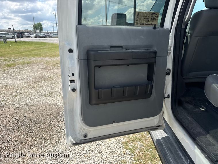 image for item DO8499 2012 Ford F350 Super Duty utility bed pickup truck