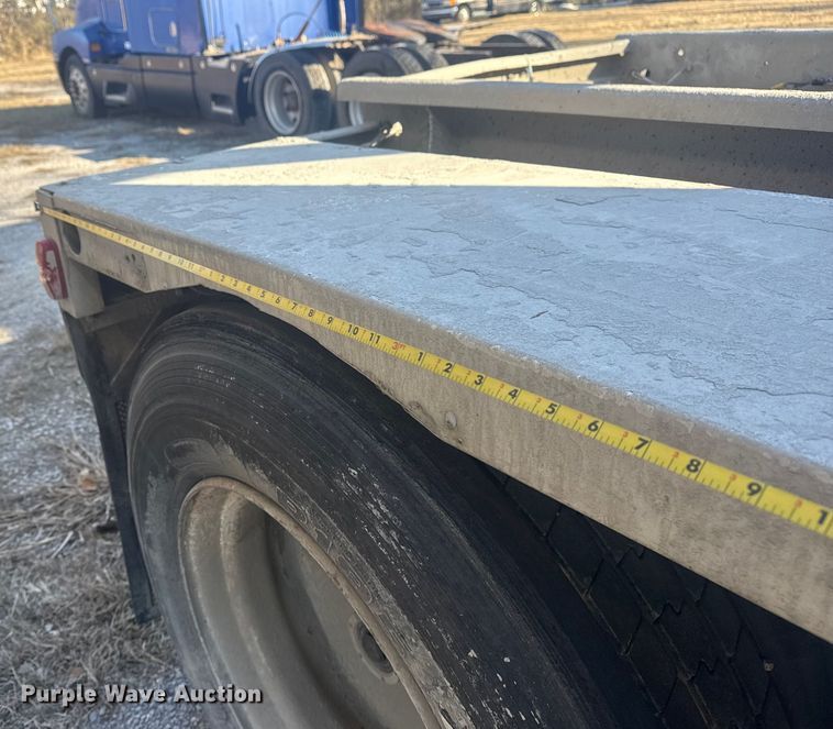 image for item DQ4195 1983 The Heil Co. pneumatic dry bulk trailer