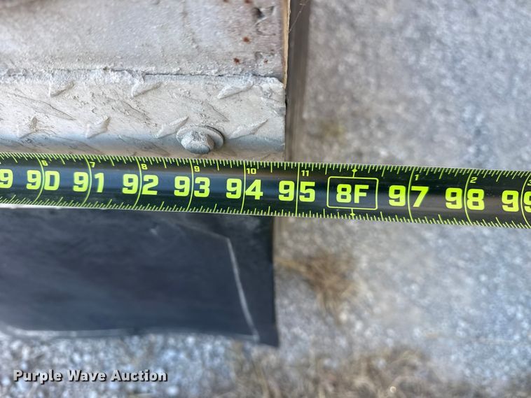 image for item DQ4195 1983 The Heil Co. pneumatic dry bulk trailer