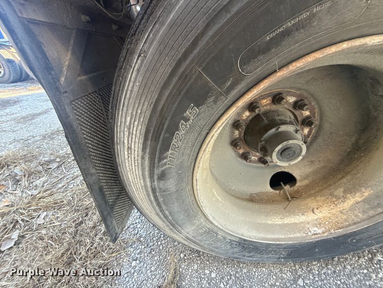 image for item DQ4195 1983 The Heil Co. pneumatic dry bulk trailer