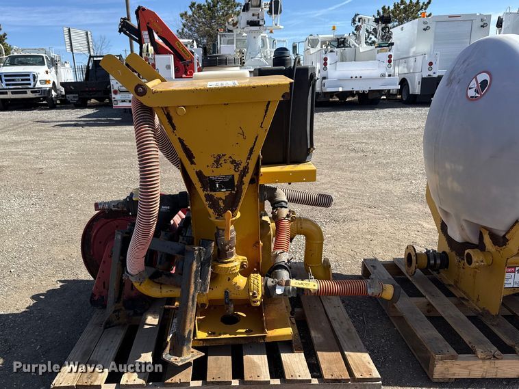 image for item DQ4322 2005 Vermeer MX125 mud mixer