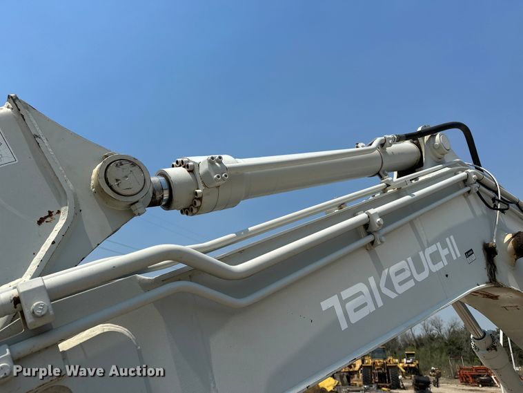 image for item DQ7756 2007 Takeuchi TB1140 mini excavator