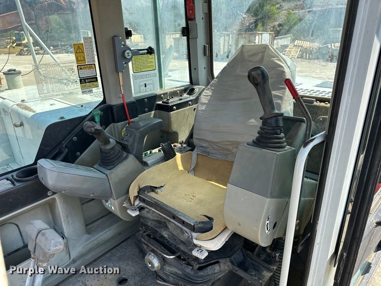 image for item DQ7756 2007 Takeuchi TB1140 mini excavator