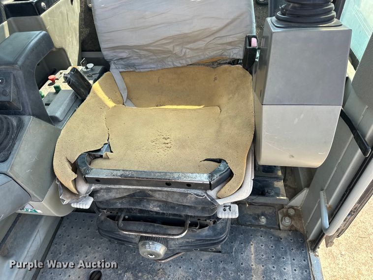 image for item DQ7756 2007 Takeuchi TB1140 mini excavator