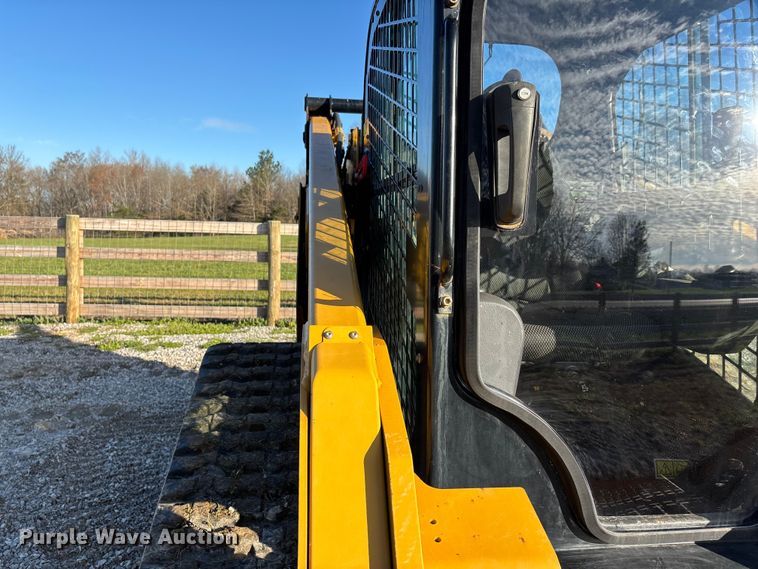 image for item DT0097 2022 Caterpillar 299D3 tracked skid steer loader