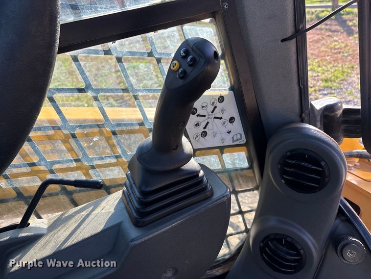 image for item DT0097 2022 Caterpillar 299D3 tracked skid steer loader