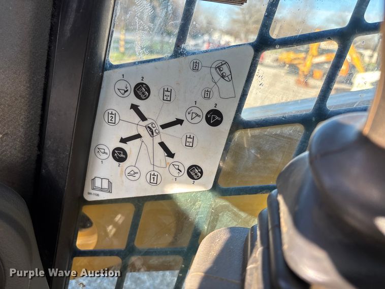 image for item DT0097 2022 Caterpillar 299D3 tracked skid steer loader