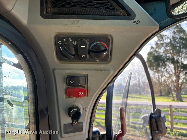 image for item DT0097 2022 Caterpillar 299D3 tracked skid steer loader