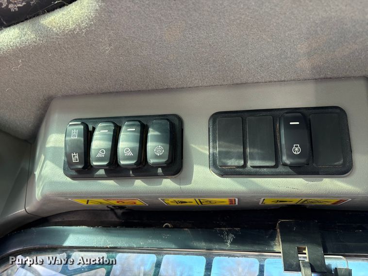 image for item DT0097 2022 Caterpillar 299D3 tracked skid steer loader