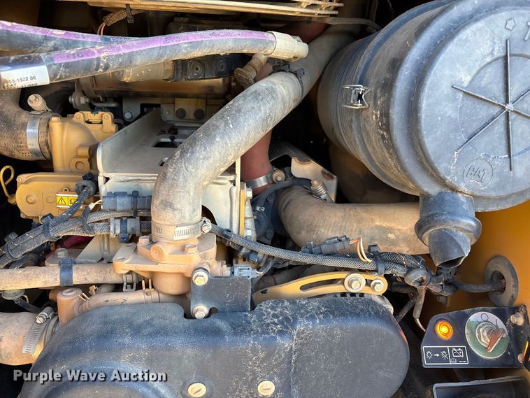 image for item DT0097 2022 Caterpillar 299D3 tracked skid steer loader