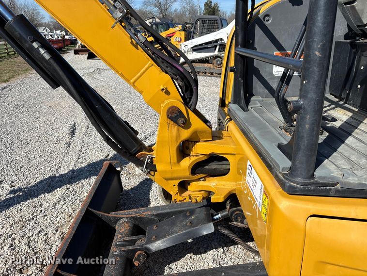 image for item DT0098 2020 Caterpillar 303.5E2 CR mini excavator