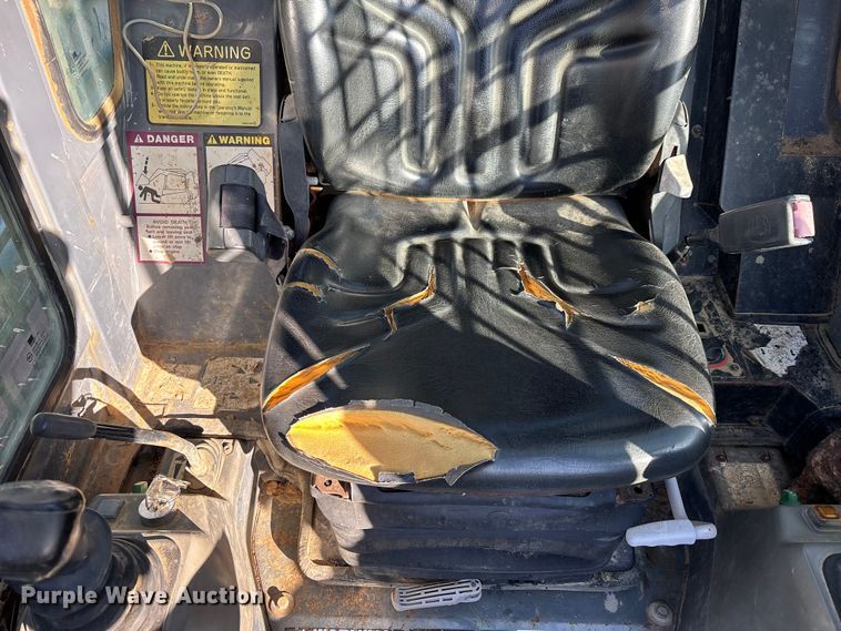 image for item DT0100 2007 Takeuchi TL150 tracked skid steer loader