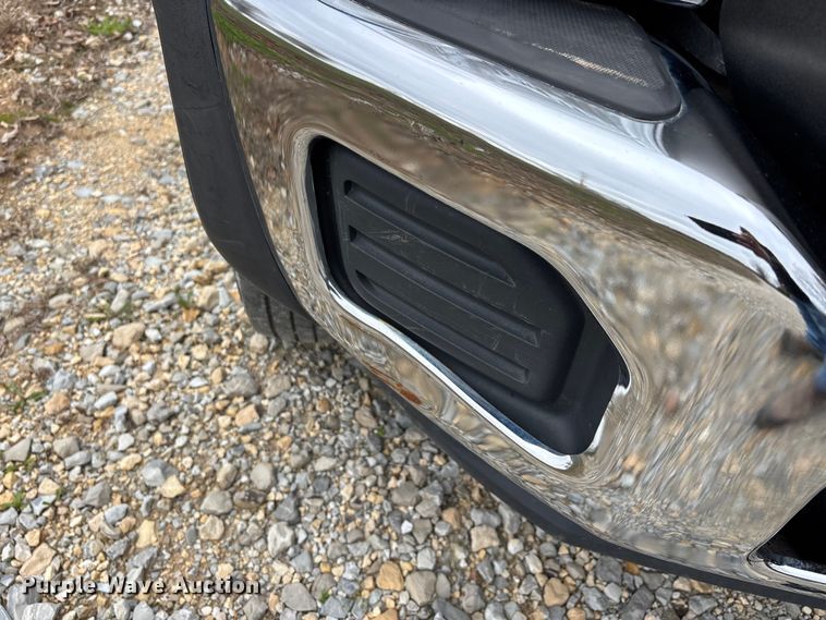 image for item DT0123 2011 Ford F550 Crew Cab flatbed truck