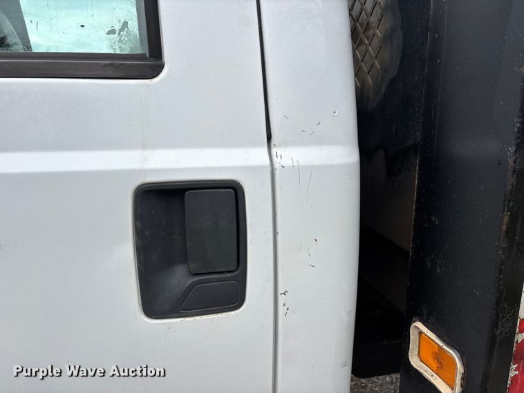 image for item DT0123 2011 Ford F550 Crew Cab flatbed truck