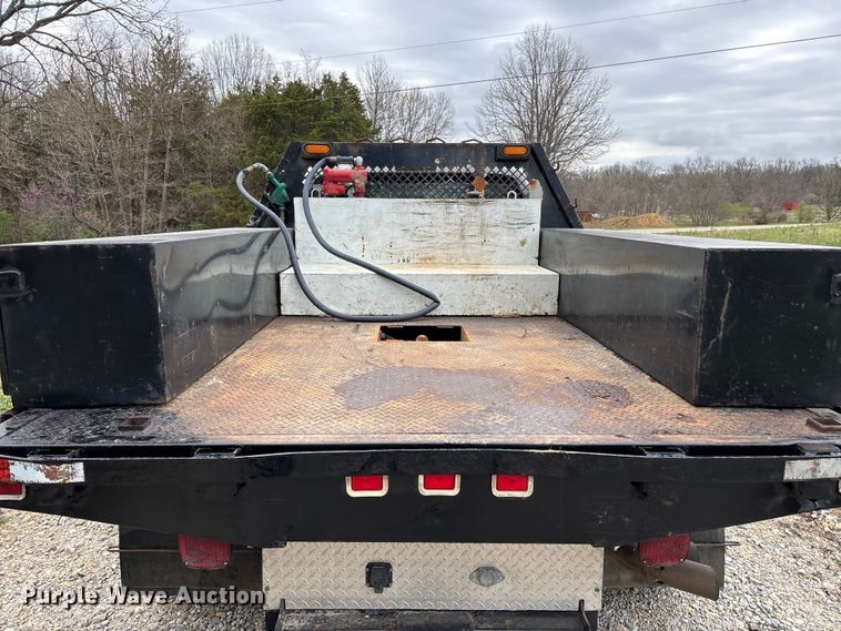 image for item DT0123 2011 Ford F550 Crew Cab flatbed truck