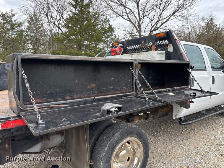image for item DT0123 2011 Ford F550 Crew Cab flatbed truck