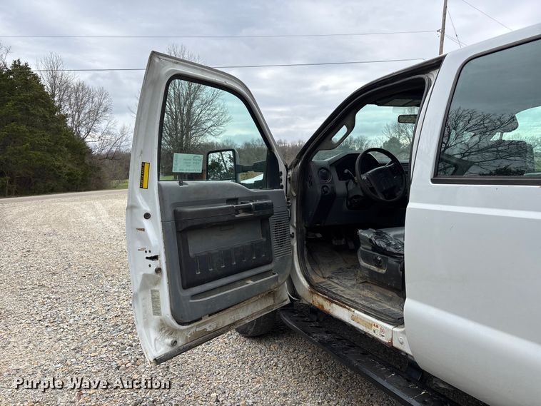 image for item DT0123 2011 Ford F550 Crew Cab flatbed truck