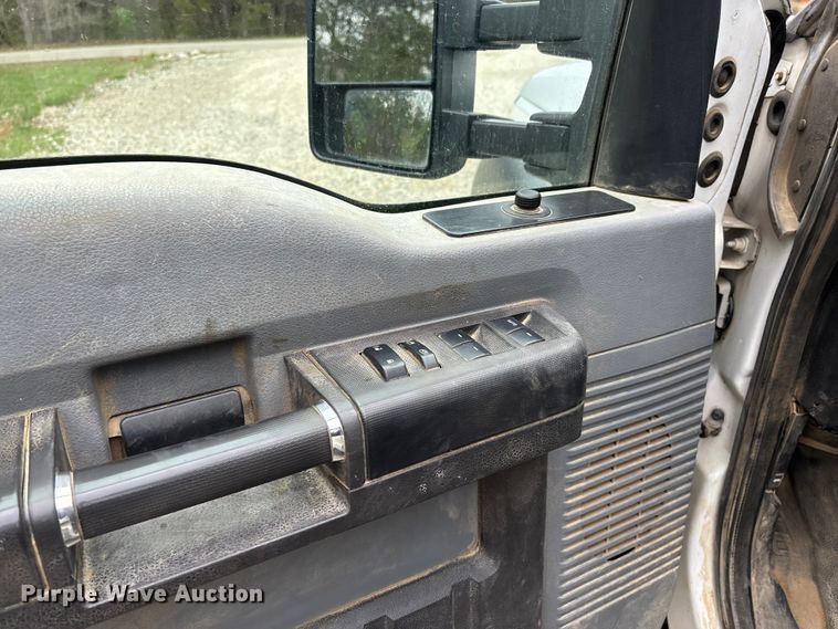 image for item DT0123 2011 Ford F550 Crew Cab flatbed truck