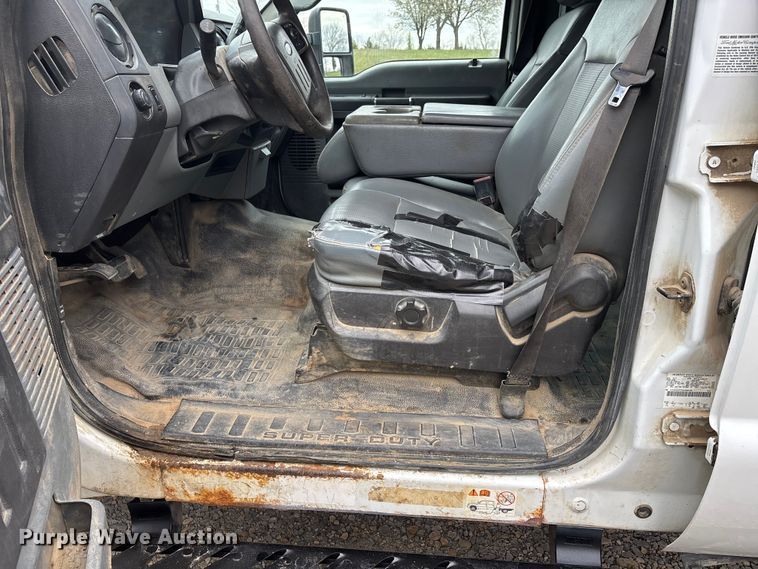 image for item DT0123 2011 Ford F550 Crew Cab flatbed truck