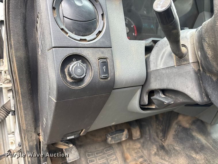 image for item DT0123 2011 Ford F550 Crew Cab flatbed truck