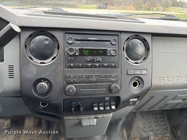 image for item DT0123 2011 Ford F550 Crew Cab flatbed truck