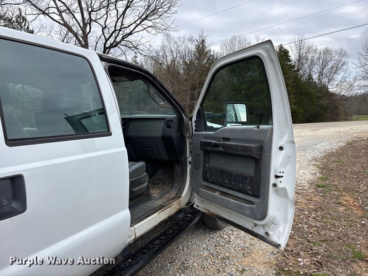 image for item DT0123 2011 Ford F550 Crew Cab flatbed truck