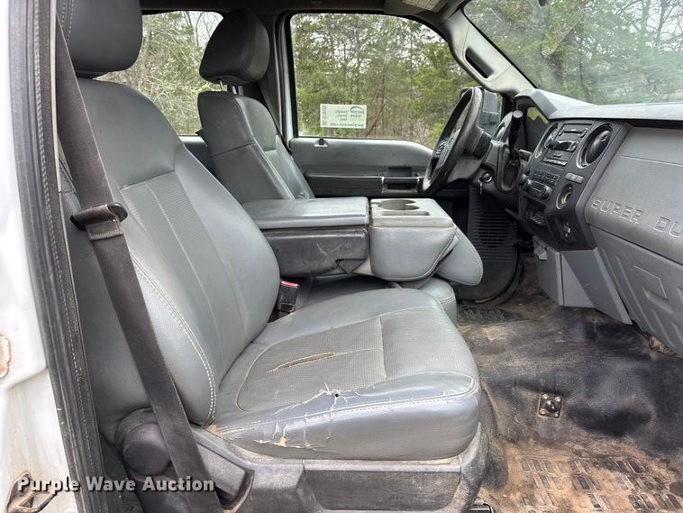 image for item DT0123 2011 Ford F550 Crew Cab flatbed truck