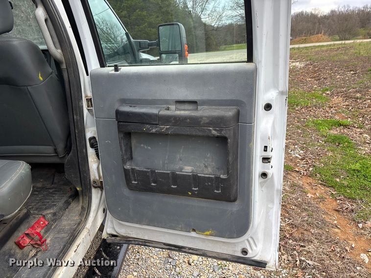 image for item DT0123 2011 Ford F550 Crew Cab flatbed truck