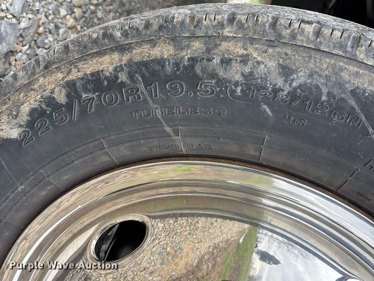 image for item DT0123 2011 Ford F550 Crew Cab flatbed truck