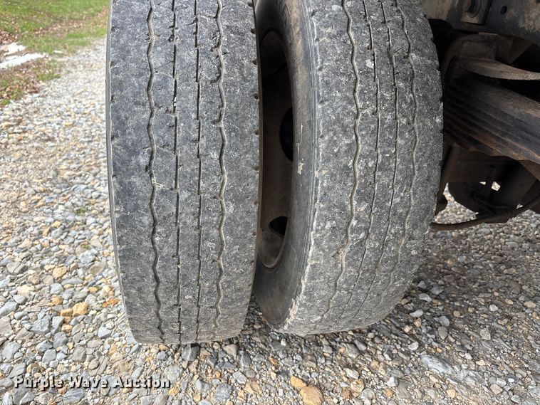 image for item DT0123 2011 Ford F550 Crew Cab flatbed truck