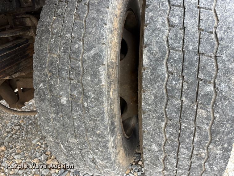 image for item DT0123 2011 Ford F550 Crew Cab flatbed truck