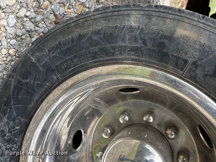 image for item DT0123 2011 Ford F550 Crew Cab flatbed truck