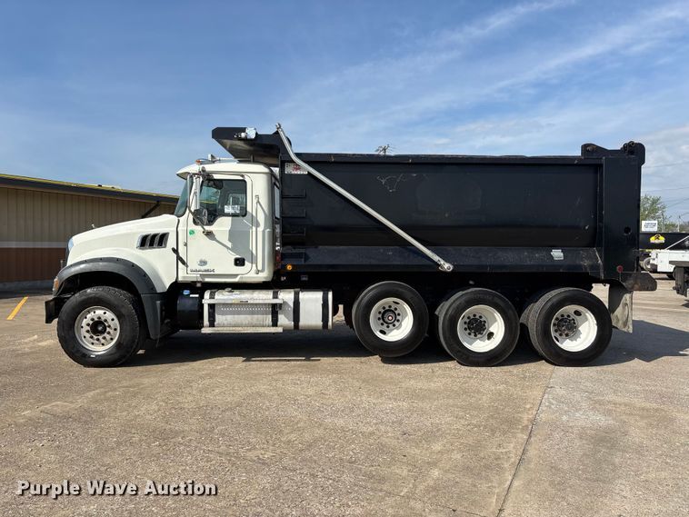 image for item DT0128 2017 Mack Granite GU713 dump truck