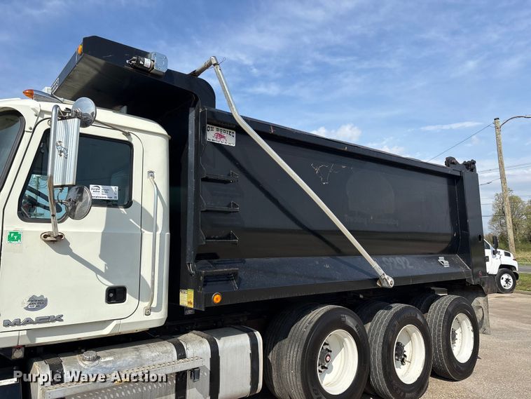 image for item DT0128 2017 Mack Granite GU713 dump truck