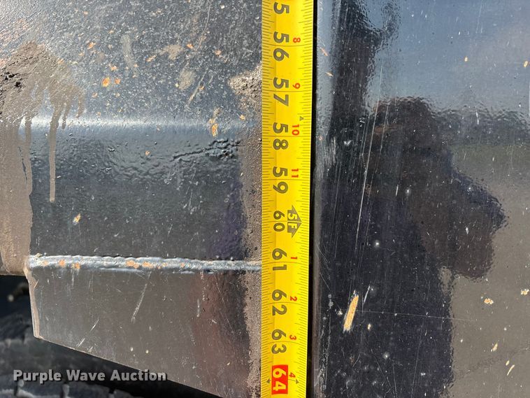 image for item DT0128 2017 Mack Granite GU713 dump truck