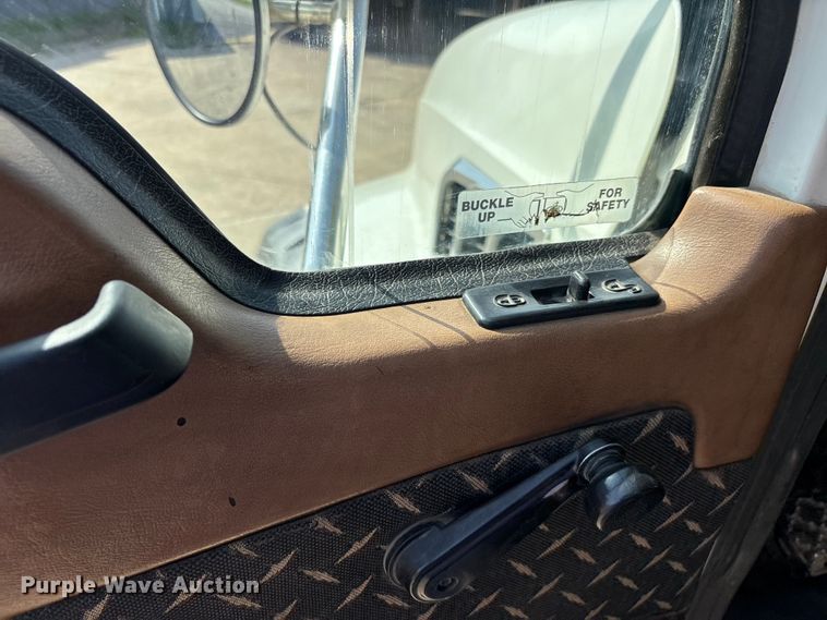 image for item DT0128 2017 Mack Granite GU713 dump truck