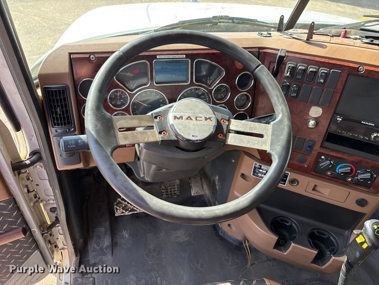 image for item DT0128 2017 Mack Granite GU713 dump truck