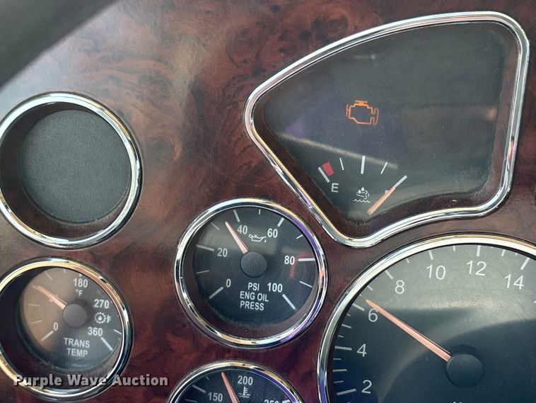 image for item DT0128 2017 Mack Granite GU713 dump truck