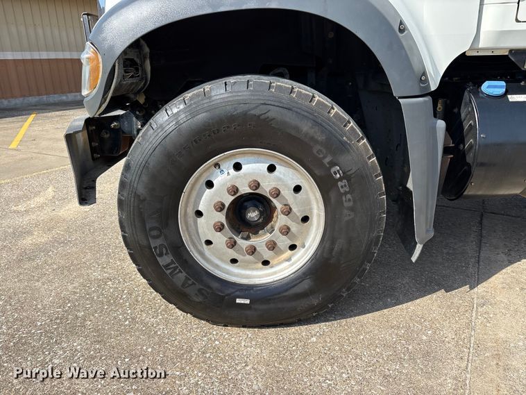 image for item DT0128 2017 Mack Granite GU713 dump truck