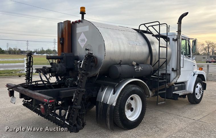 image for item DT0132 2002 Freightliner FL60 oil distributor truck