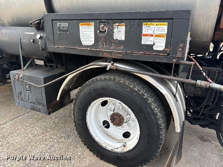 image for item DT0132 2002 Freightliner FL60 oil distributor truck