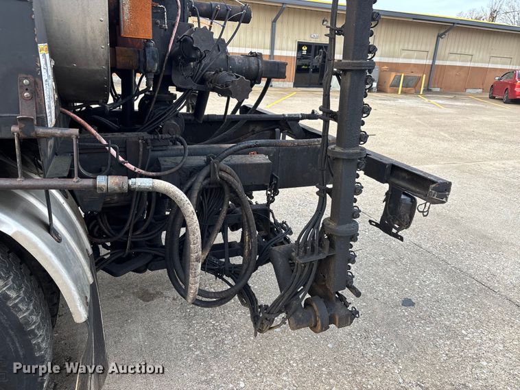 image for item DT0132 2002 Freightliner FL60 oil distributor truck