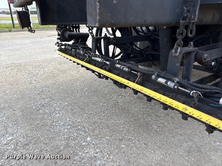 image for item DT0132 2002 Freightliner FL60 oil distributor truck