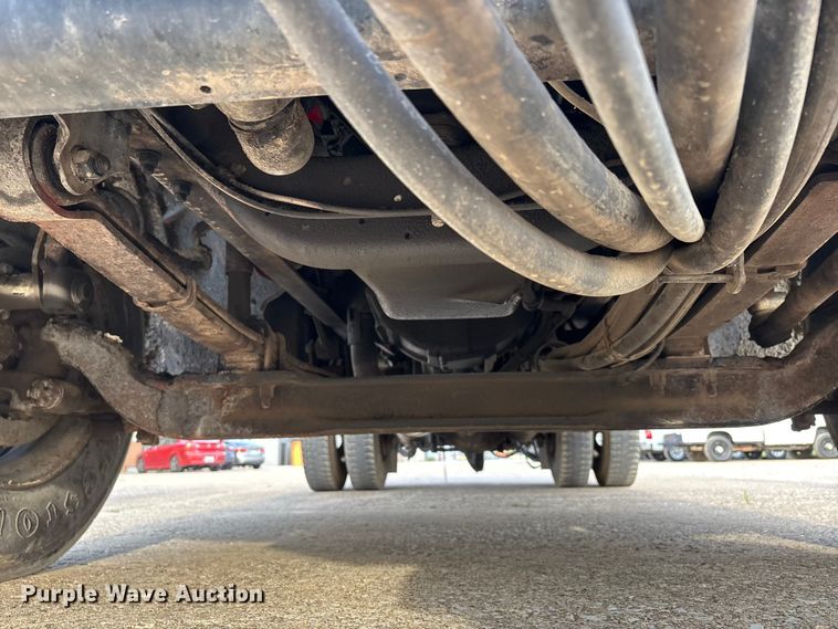 image for item DT0132 2002 Freightliner FL60 oil distributor truck