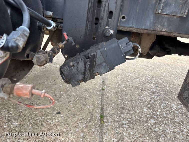 image for item DT0132 2002 Freightliner FL60 oil distributor truck